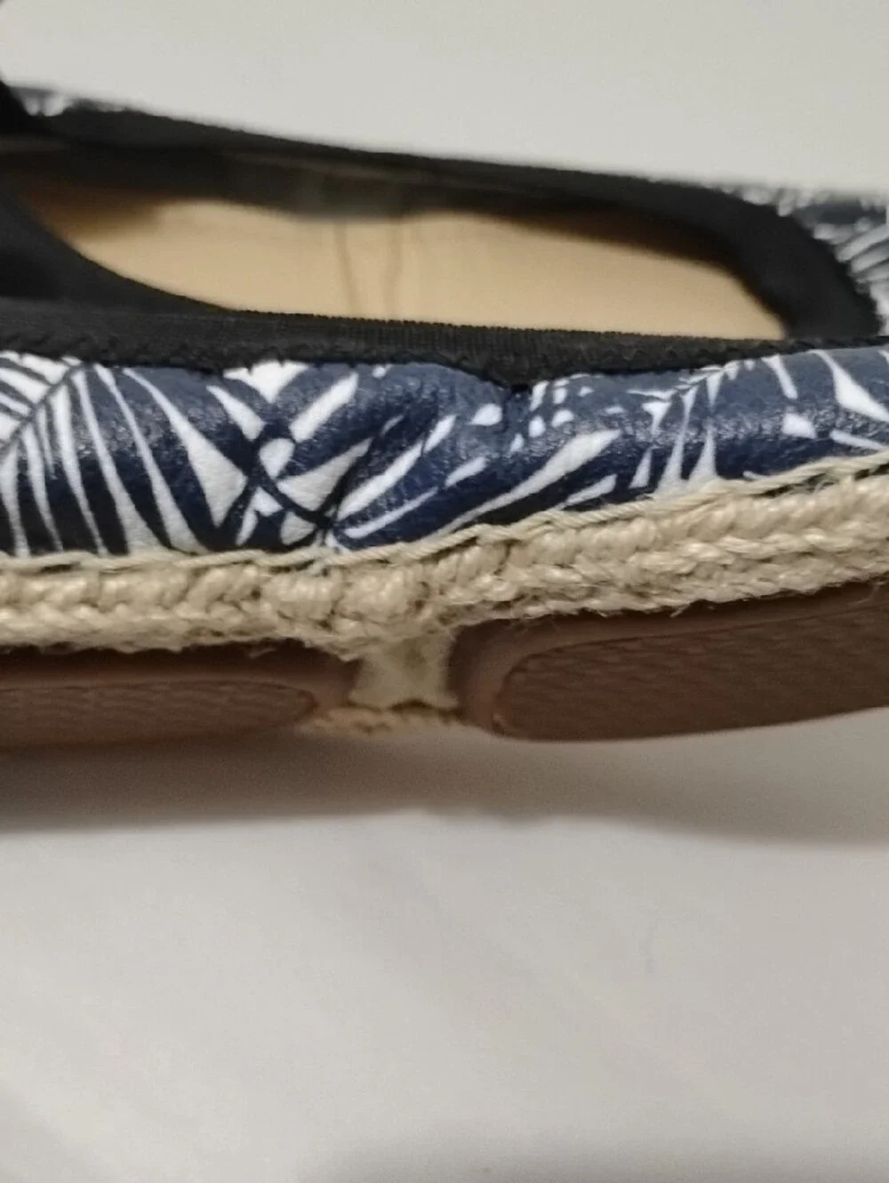 Yosi Samra Foldable Navy and White Palm-Print Espadrille Flats